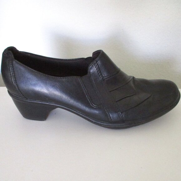 Clarks Womens Black Leather Ankle Bootie - Size 6.5M - Picture 3 of 9